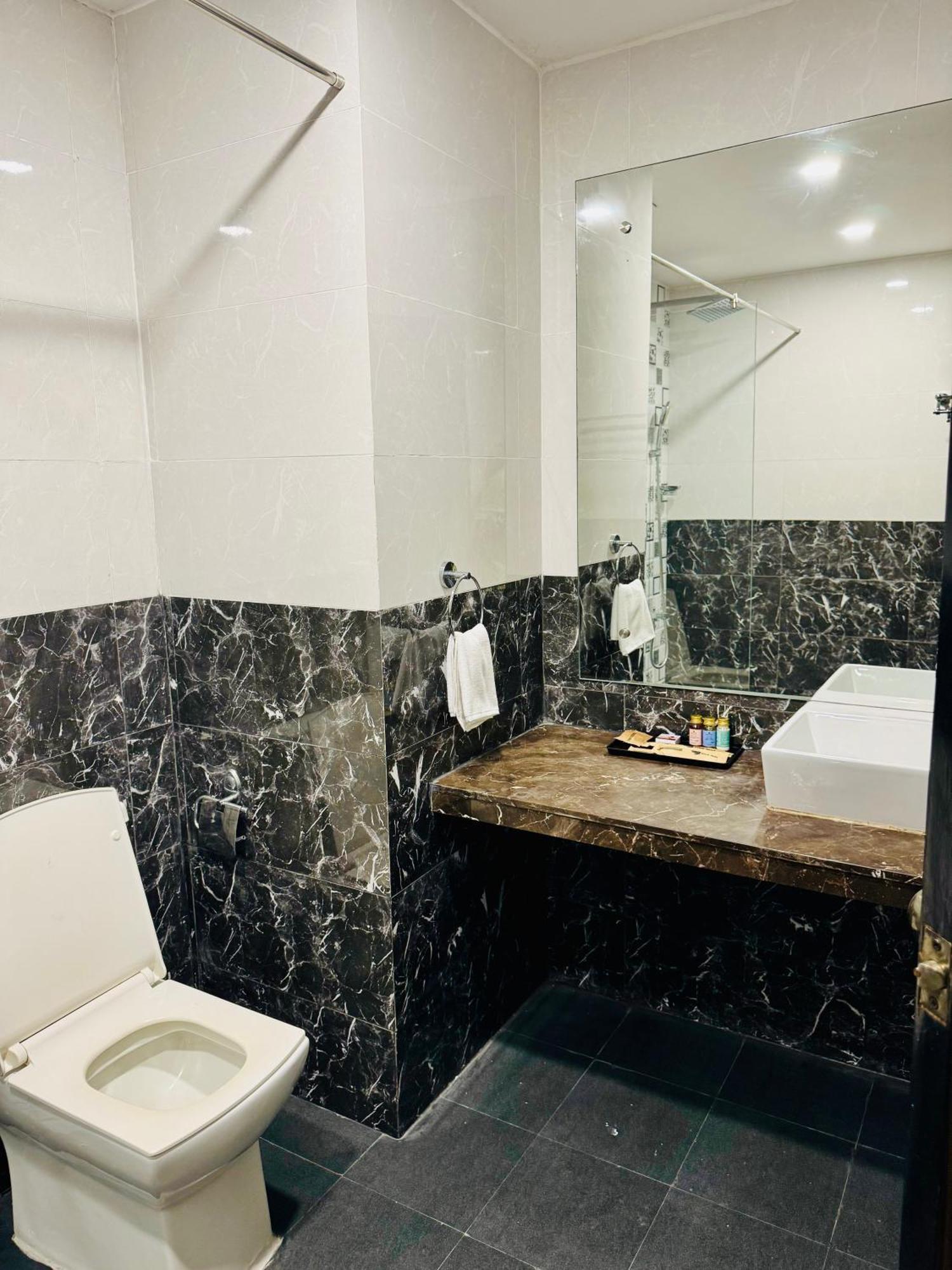 Bluo Amani Vagator - Boutique Hotel Goa 安君纳 客房 照片